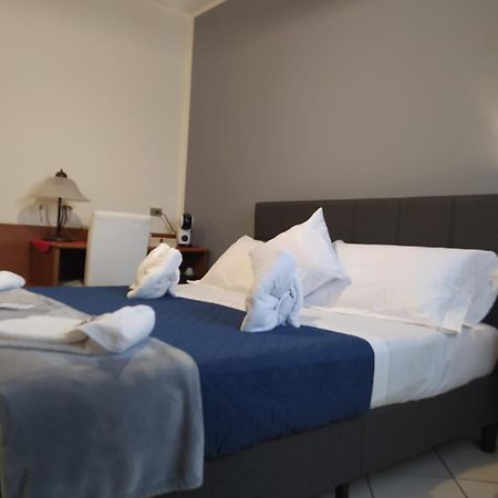 Hotel Baiardo Romagnano Sesia Екстер'єр фото