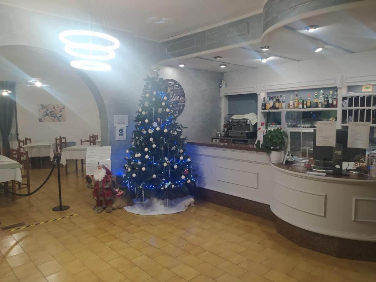 Hotel Baiardo Romagnano Sesia Екстер'єр фото