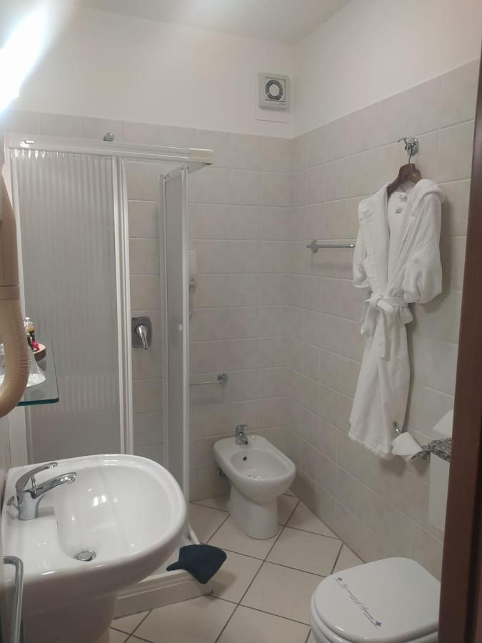 Hotel Baiardo Romagnano Sesia Екстер'єр фото