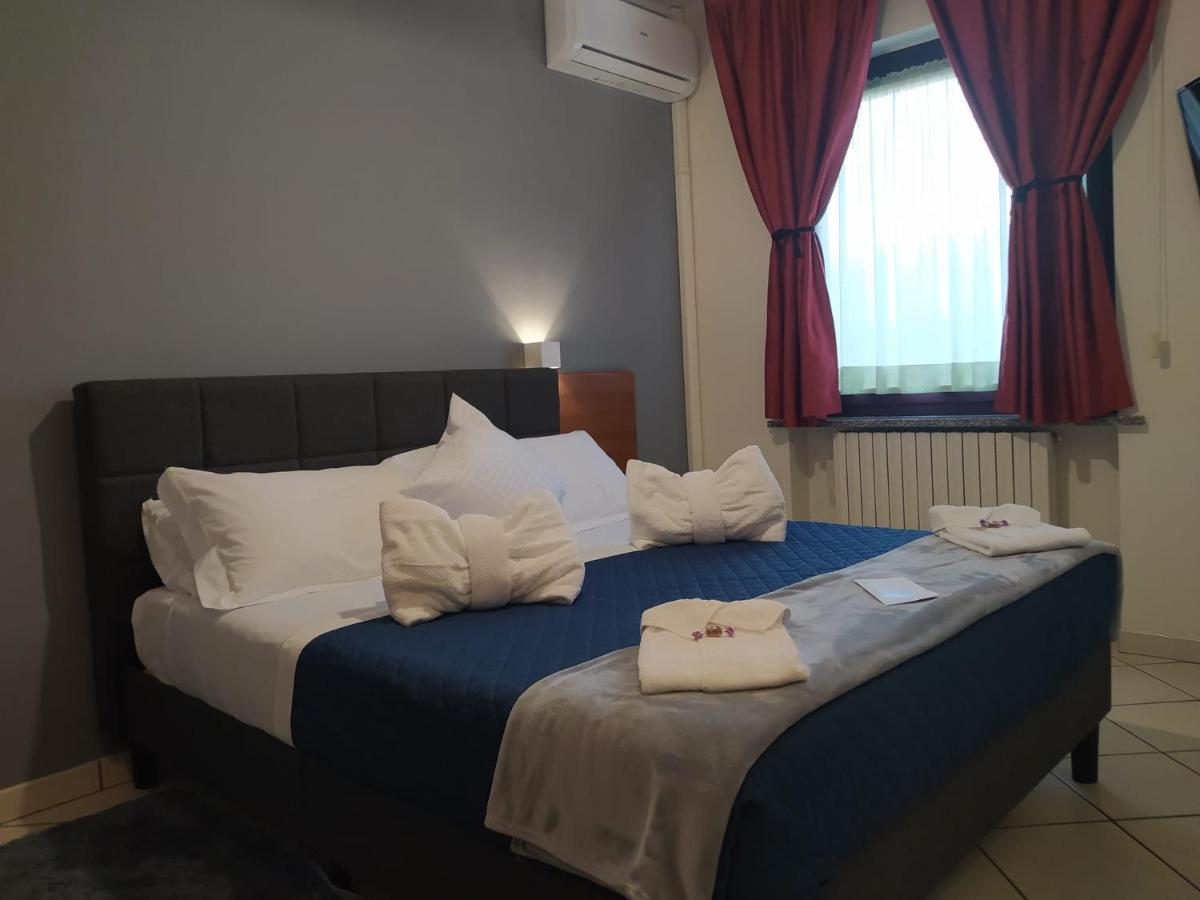 Hotel Baiardo Romagnano Sesia Екстер'єр фото