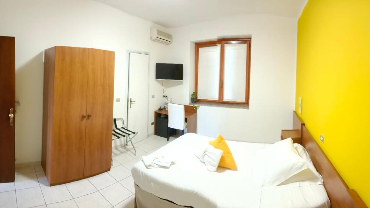 Hotel Baiardo Romagnano Sesia Екстер'єр фото