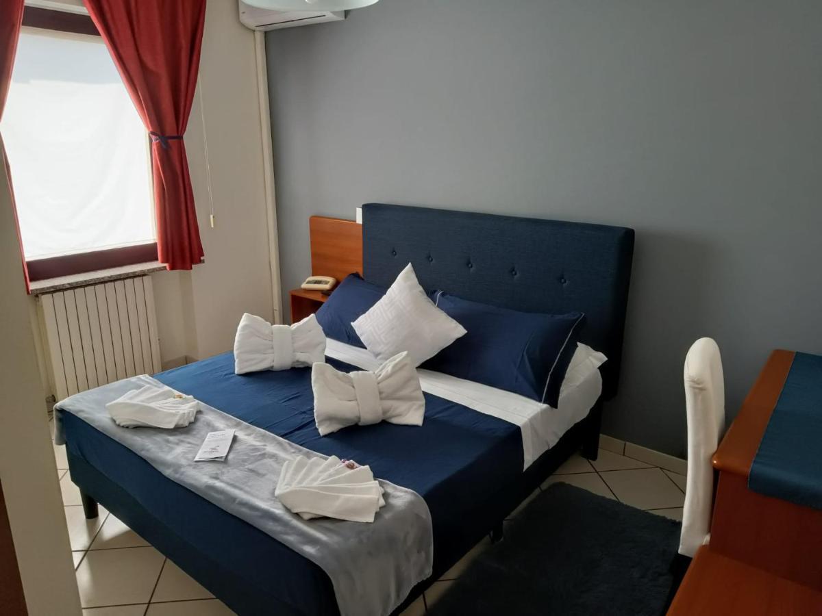 Hotel Baiardo Romagnano Sesia Екстер'єр фото