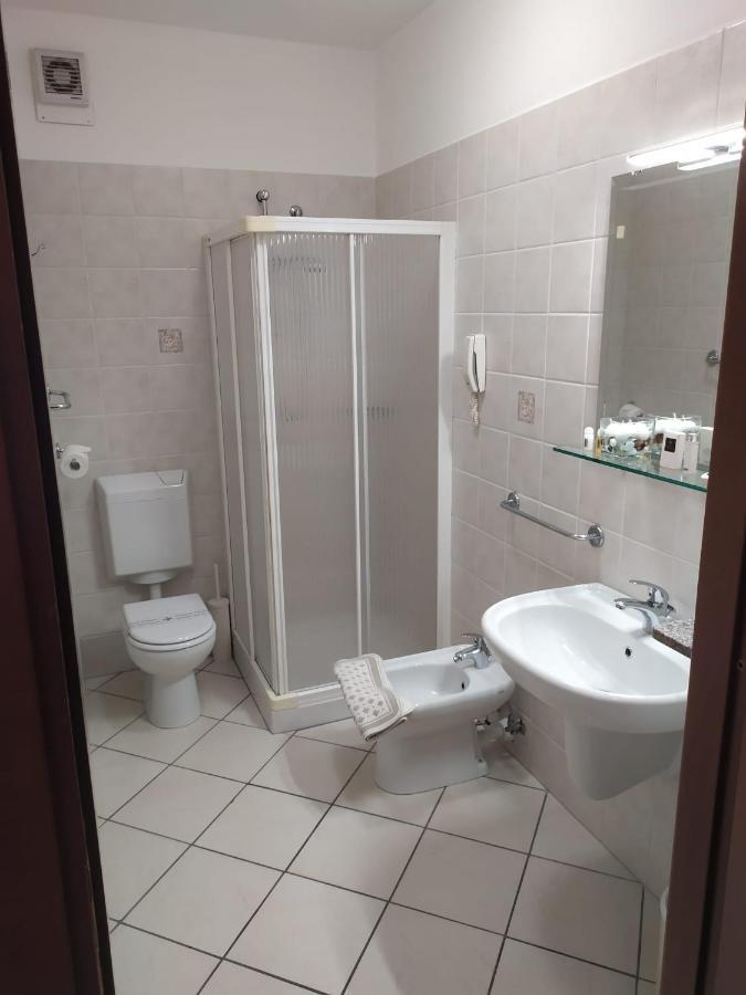 Hotel Baiardo Romagnano Sesia Екстер'єр фото