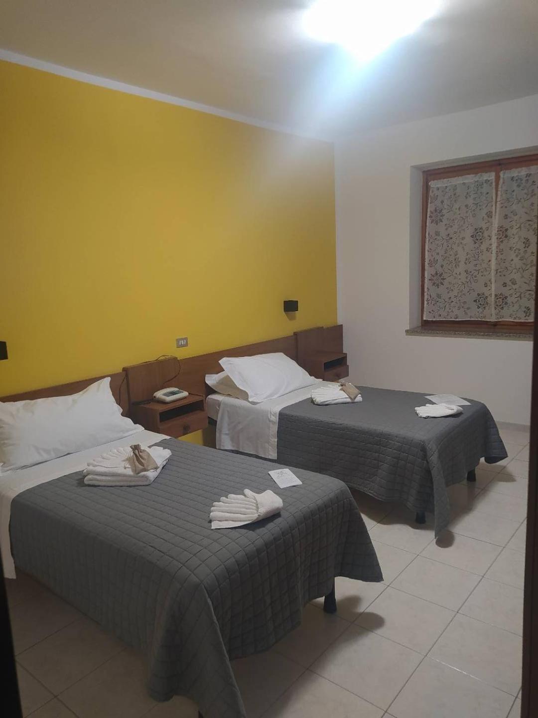 Hotel Baiardo Romagnano Sesia Екстер'єр фото