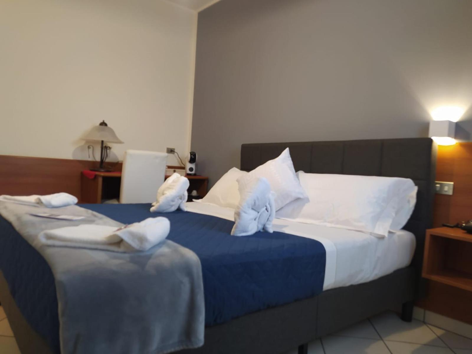 Hotel Baiardo Romagnano Sesia Екстер'єр фото