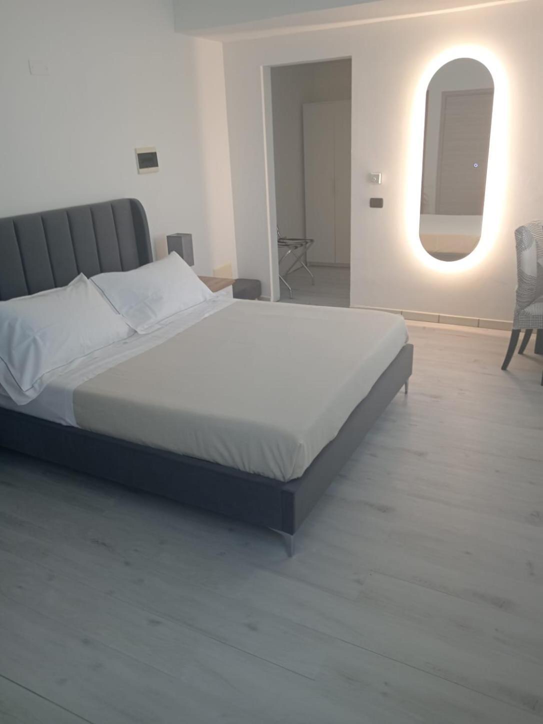 Hotel Baiardo Romagnano Sesia Екстер'єр фото