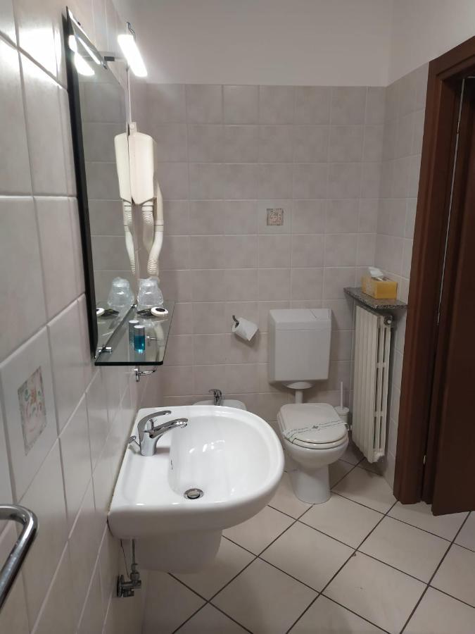 Hotel Baiardo Romagnano Sesia Екстер'єр фото